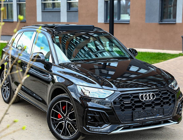 Audi Q5 черный 2026
