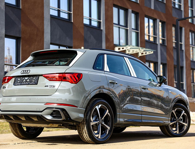 Audi Q3 серый 2026