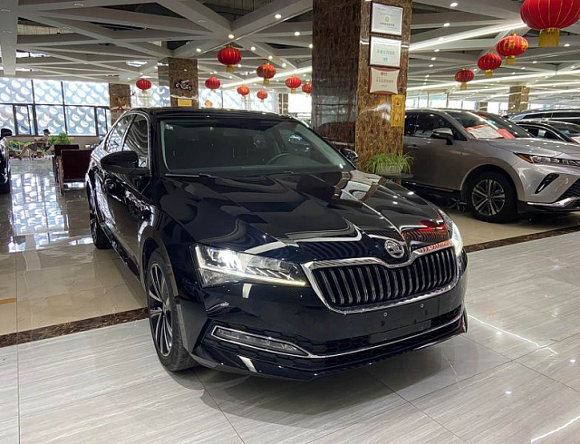 Skoda Superb 1.4 л 2023 г. Чёрный, пробег 27000 км