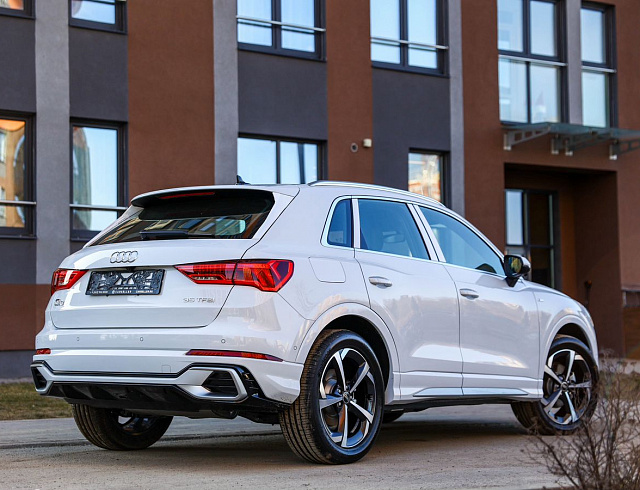 Audi Q3 белый 2026