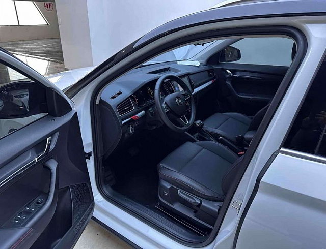 Skoda Kamiq 1.5 л 2023 г. Белый, пробег 21000 км