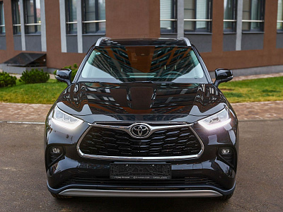 Toyota Highlander черный 2026