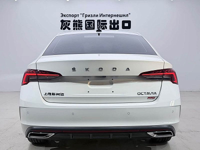 Skoda Octavia 1.4 л 2023 г. Белый, пробег 21000 км
