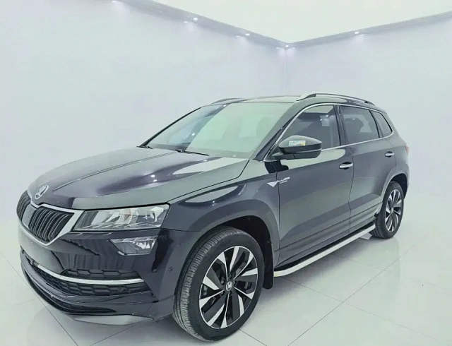 Skoda Karoq 1.4 л 2023 г. Чёрный, пробег 28000 км