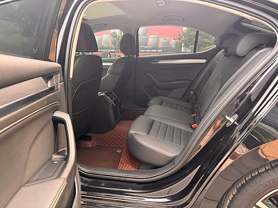 Skoda Superb 1.4 л 2023 г. Чёрный, пробег 19500 км