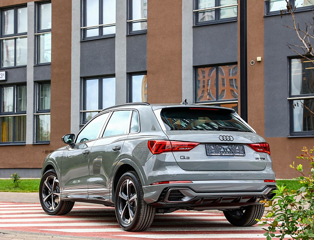 Audi Q3 серый 2026
