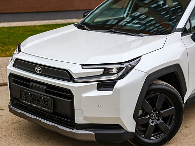 Toyota RAV4 белый 2026