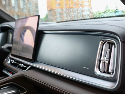 Geely Monjaro белый 2026