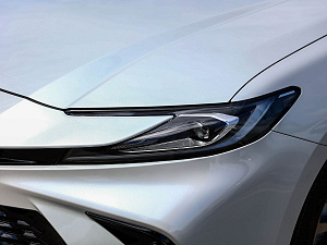 Toyota Camry белый 2026