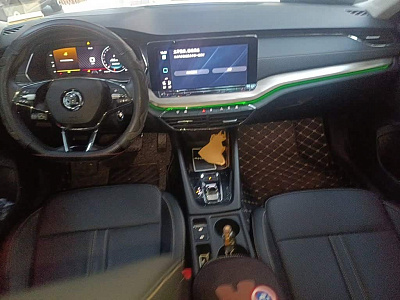 Skoda Octavia 1.4 л 2022 г. Серебристо-серый, пробег 21500 км