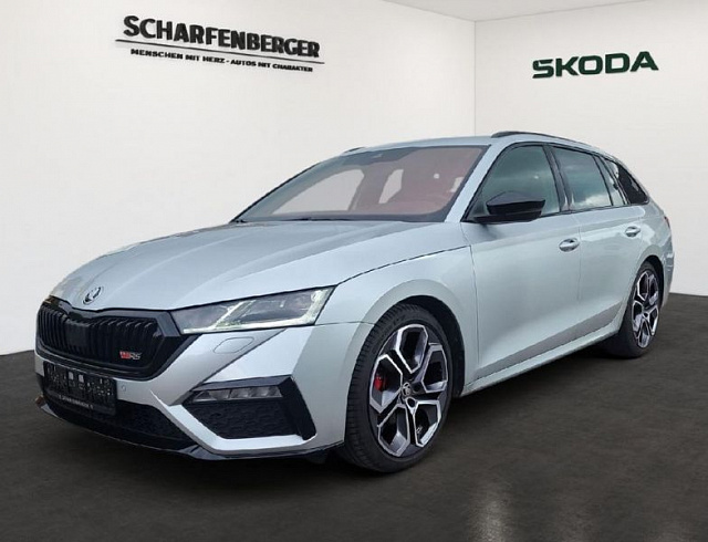 Skoda Octavia 2023 г. Серебристый, пробег 40900 км