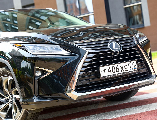Lexus RX черный 2019