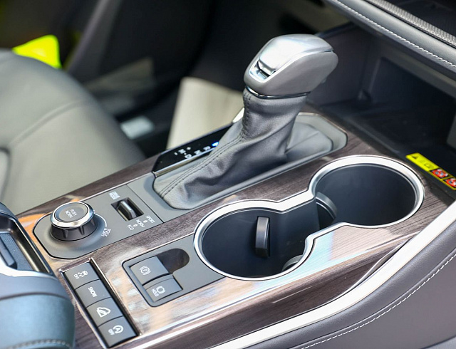 Toyota Highlander белый 2026