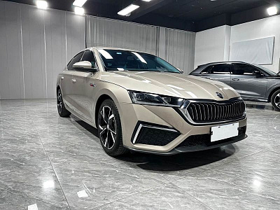 Skoda Octavia 1.4 л 2023 г. желто-оранжевый, пробег 49000 км