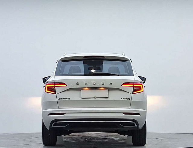 Skoda Karoq 1.4 л 2022 г. Белый, пробег 21000 км
