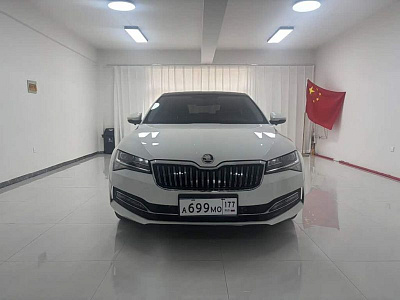 Skoda Superb 1.4 л 2023 г. Белый, пробег 13899 км