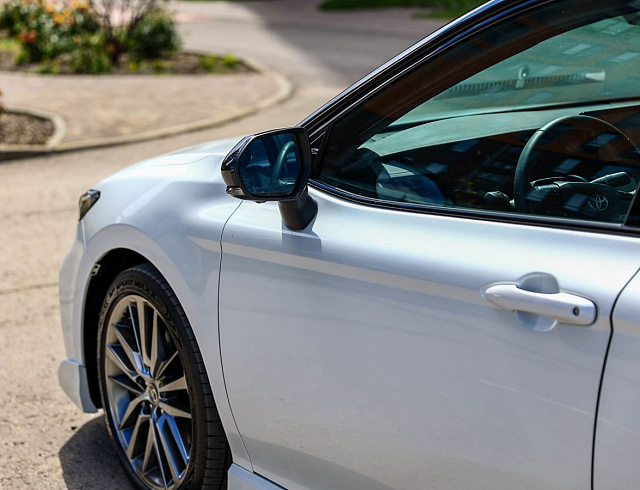 Toyota Camry белый 2026