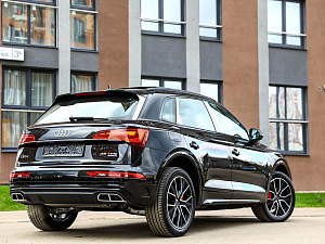 Audi Q5 черный 2025