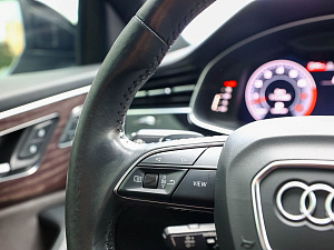 Audi Q8 белый 2018