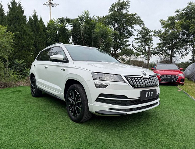 Skoda Karoq 1.4 л 2023 г. Белый, пробег 23000 км