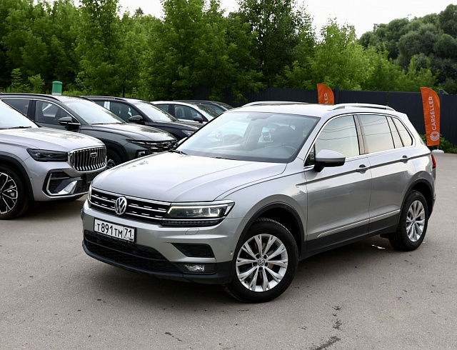 Volkswagen Tiguan серебро 2018