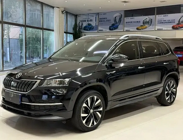 Skoda Karoq 1.4 л 2023 г. Чёрный, пробег 24000 км