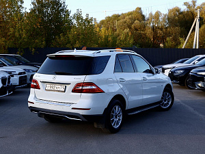 Mercedes-Benz M-Класс белый 2012