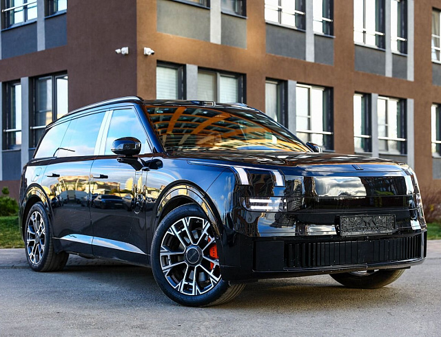 Lynk & Co 900 черный 2025