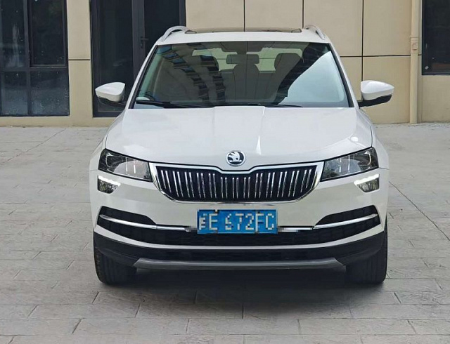 Skoda Karoq 1.4 л 2022 г. Белый, пробег 20000 км