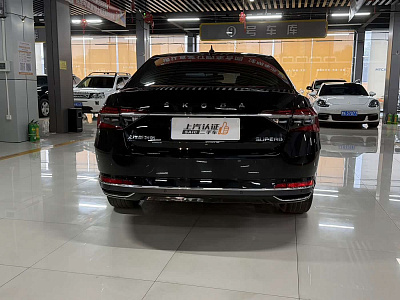 Skoda Superb 1.4 л 2025 г. Чёрный, пробег 10000 км