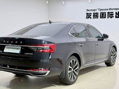 Skoda Superb 1.4 л 2024 г. Чёрный, пробег 9000 км