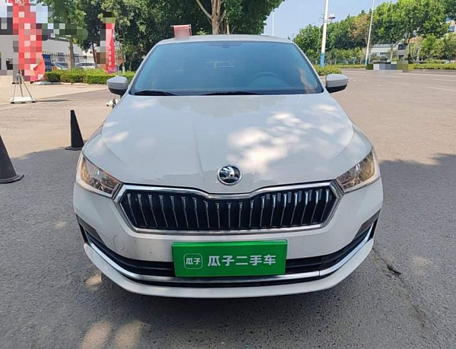 Skoda Rapid 1.5 л 2021 г. Белый, пробег 30299 км