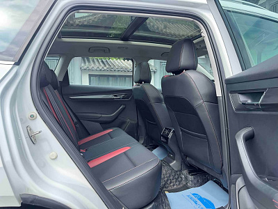 Skoda Karoq 1.4 л 2023 г. Белый, пробег 10000 км