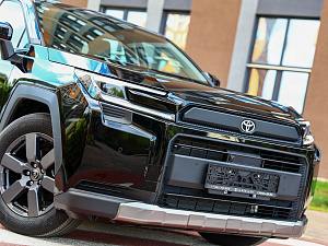 Toyota RAV4 черный 2026