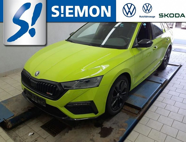 Skoda Octavia 2023 г. Зелёный, пробег 50010 км