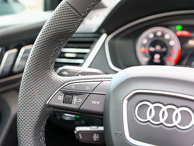 Audi Q5 черный 2026