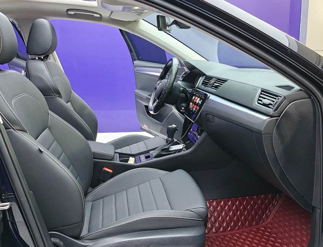 Skoda Superb 1.4 л 2023 г. Чёрный, пробег 11000 км