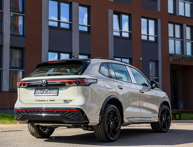 Volkswagen Tiguan серый 2026