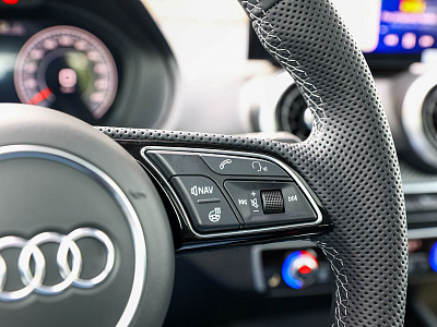 Audi Q2 серый 2026