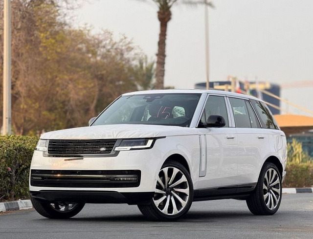 Land Rover Range Rover 4.4 л 2026 г. Белый