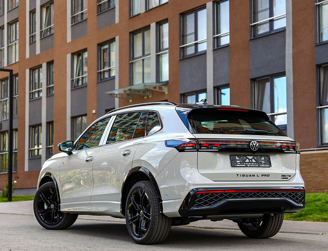 Volkswagen Tiguan серый 2026