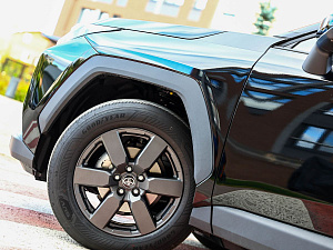 Toyota RAV4 черный 2026