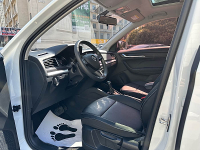 Skoda Kamiq 1.5 л 2023 г. Белый, пробег 21000 км