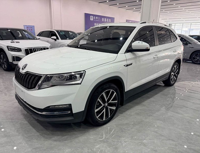 Skoda Kamiq 1.5 л 2023 г. Белый, пробег 15000 км