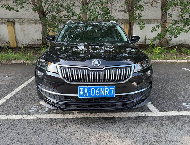 Skoda Karoq 1.4 л 2023 г. Чёрный, пробег 32000 км