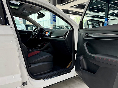 Skoda Karoq 1.4 л 2023 г. Белый, пробег 34000 км