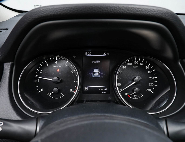 Nissan X-TRAIL 2.0 Leading Edition