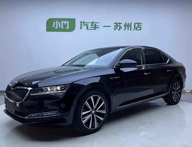Skoda Superb 1.4 л 2023 г. Чёрный, пробег 31000 км