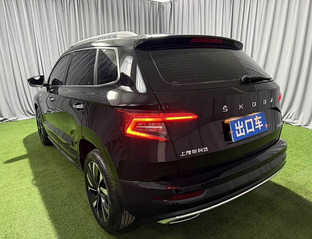 Skoda Karoq 1.4 л 2023 г. Чёрный, пробег 35000 км
