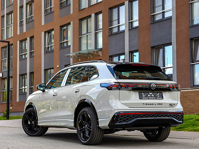 Volkswagen Tiguan серый 2026